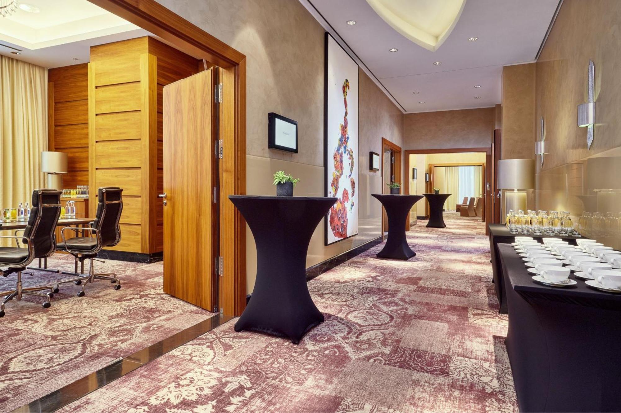 Jw Marriott Hotel Frankfurt Frankfurt am Main Exterior photo Meeting room