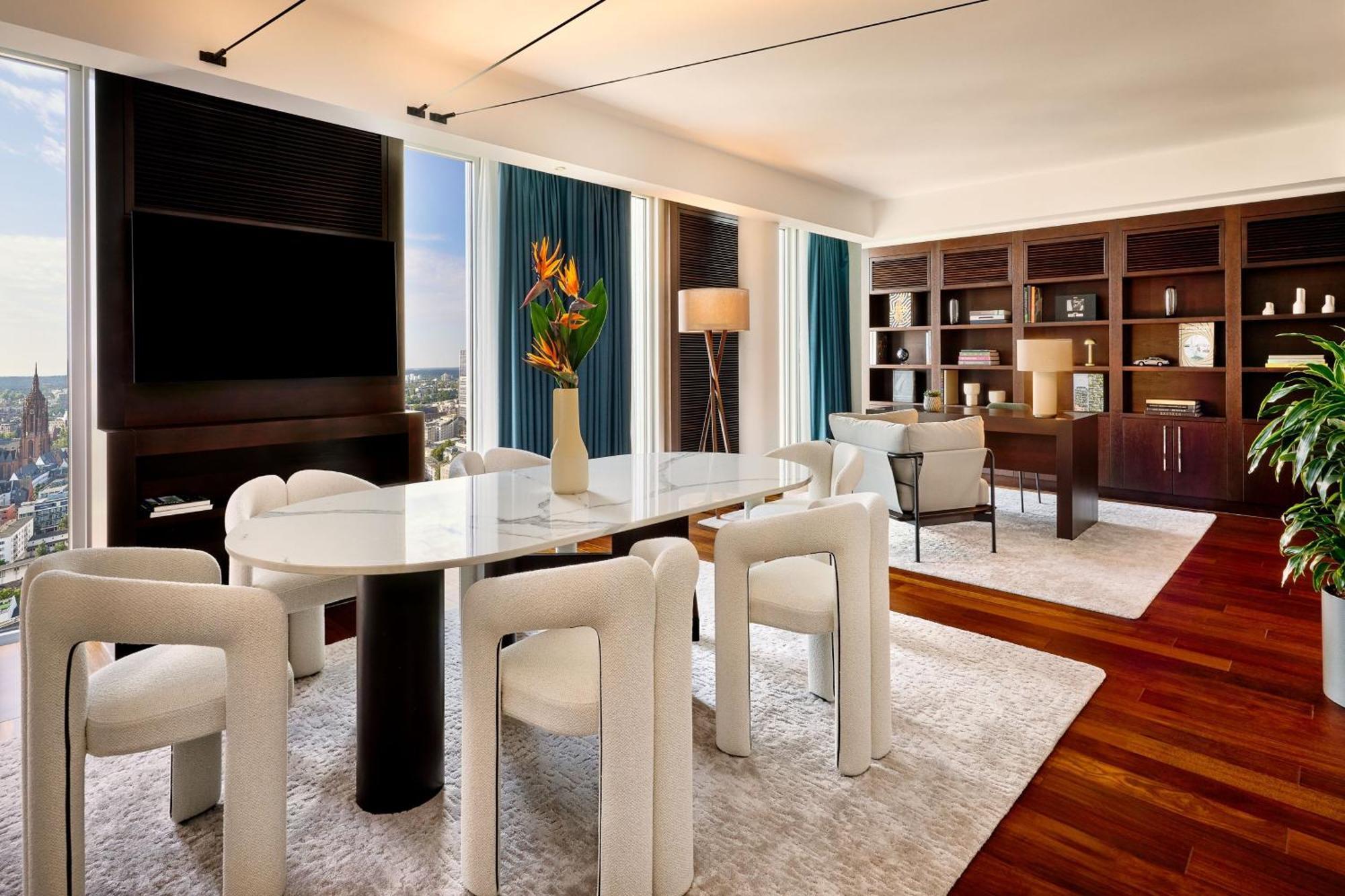 Jw Marriott Hotel Frankfurt Frankfurt am Main Exterior photo The interior of a presidential suite at the Four Seasons Hotel