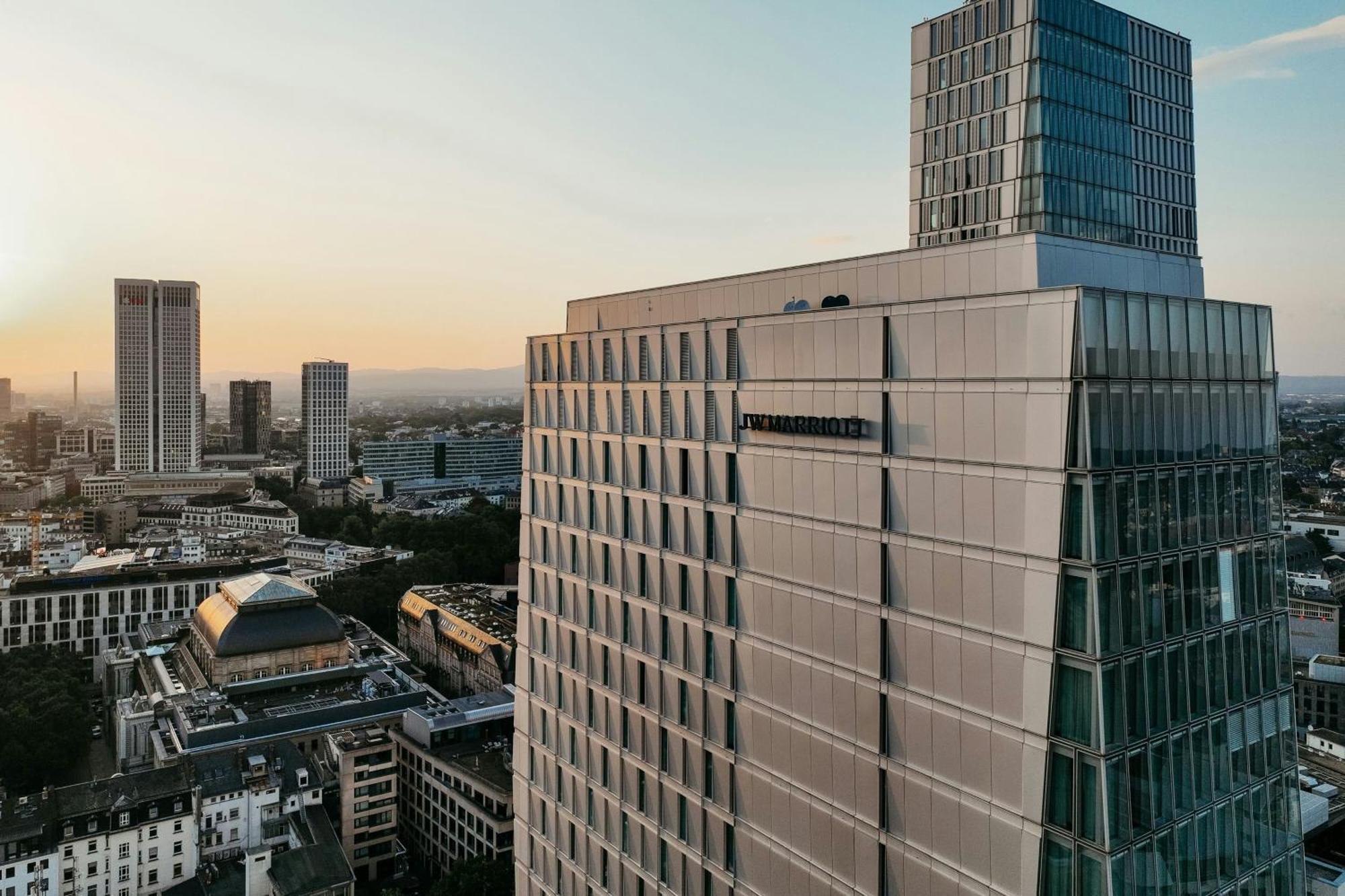 Jw Marriott Hotel Frankfurt Frankfurt am Main Exterior photo The residential tower
