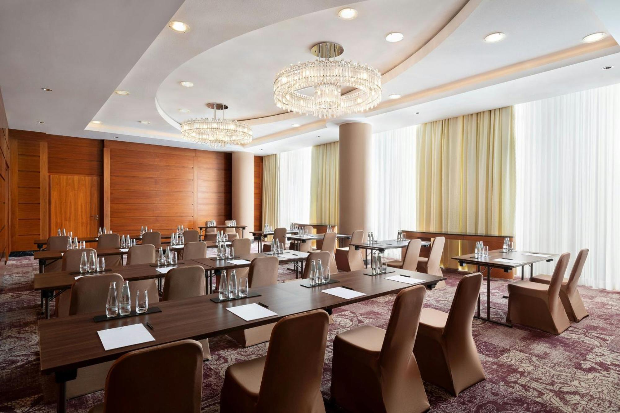Jw Marriott Hotel Frankfurt Frankfurt am Main Exterior photo Meeting room