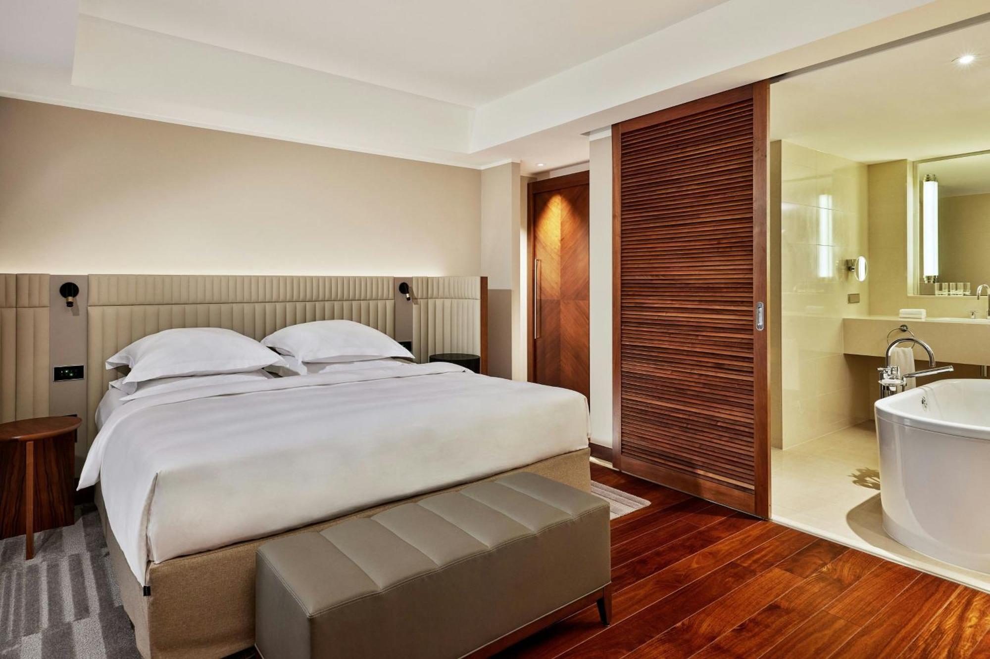 Jw Marriott Hotel Frankfurt Frankfurt am Main Exterior photo